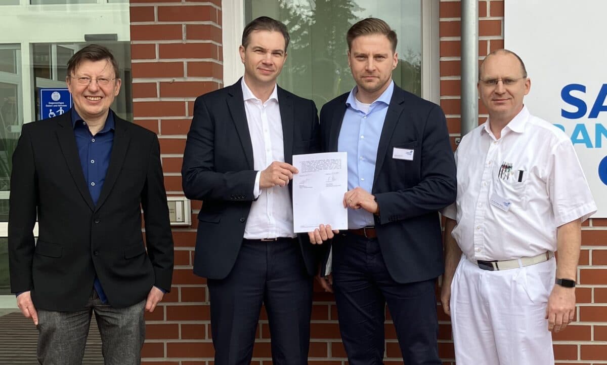 Gruppenfoto mit Prof. Dr. med. Hendrik Schmidt, Willi Lamp, Florian Dietrich und Dr. med. Holger Böhme